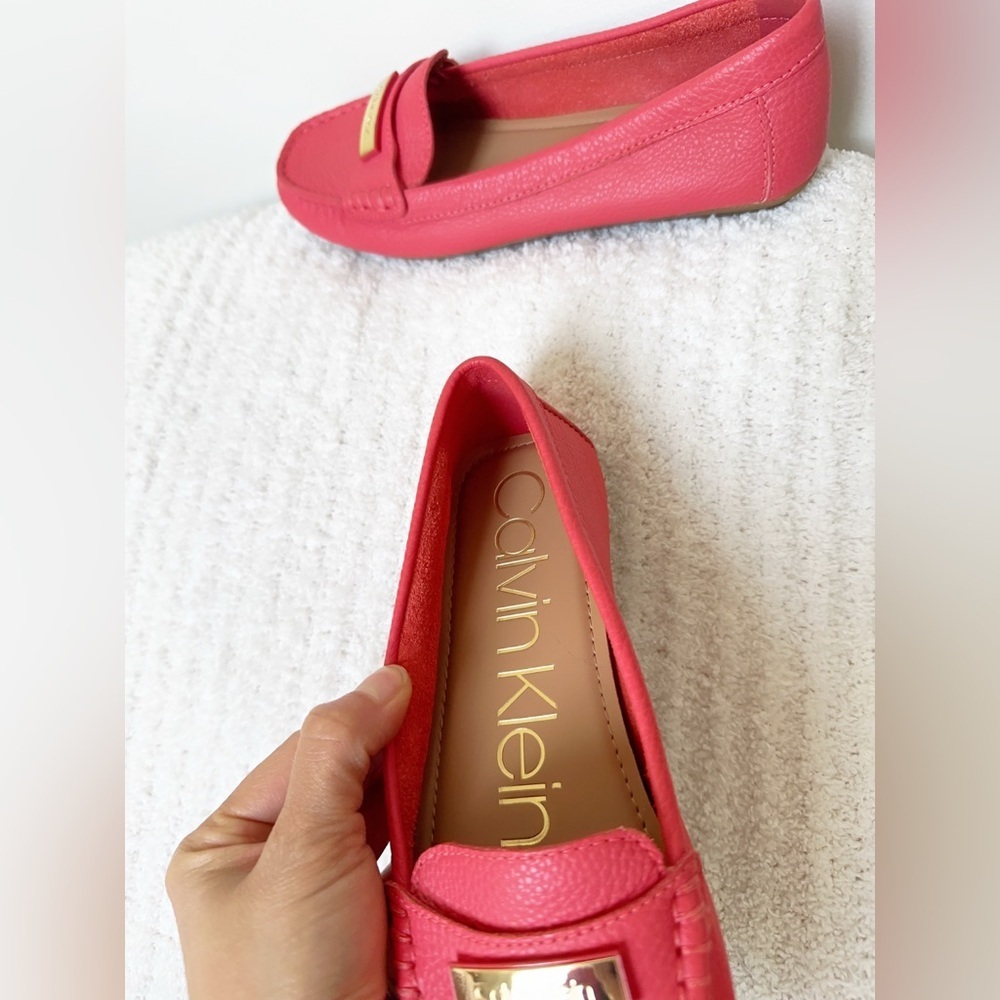 NWOT Calvin Klein  Coral Flats with Gold Accent - Picture 5 of 7
